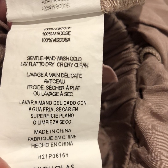 Nicholas Emma Jumpsuit  Satin Long Sleeve Size 0 - Picture 10 of 10